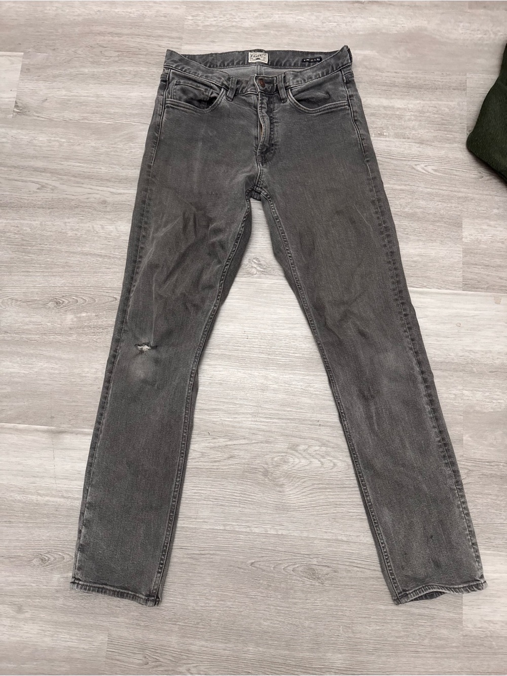 Faherty stretch cotton five pocket black jeans 29x32